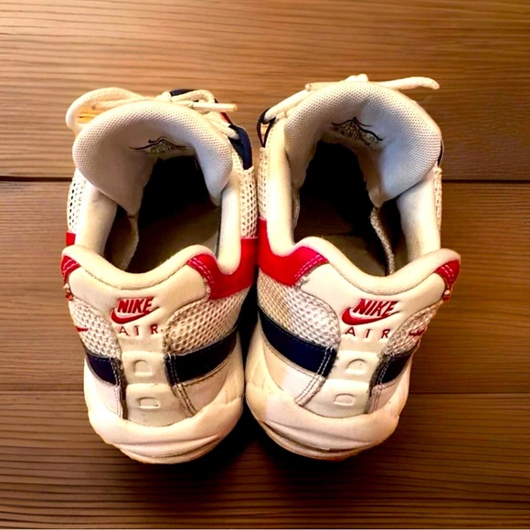 Nike Air Max 95
White Deep Royal Blue Gym Red - Picture 6 of 8